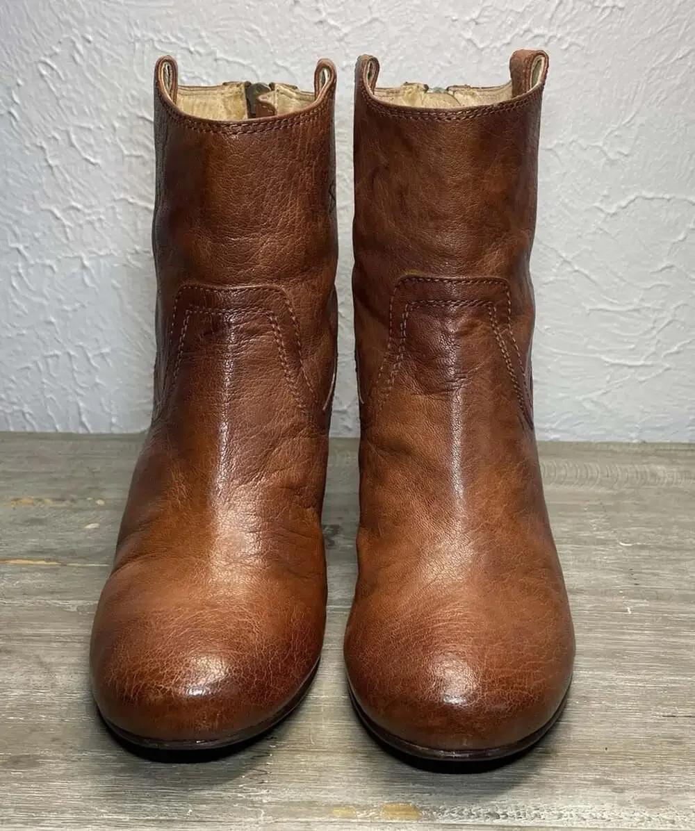 Frye Carson Hidden Wedge Bootie Womens 7.5 Cognac Leather Western Cowgirl Ankle